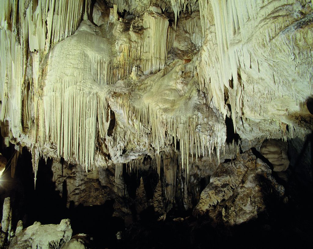 Cueva De Nerja. Galerías Altas. Sala Columnas De Hércules